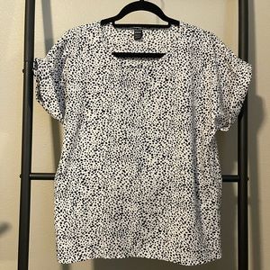 SHEIN black and white rolled sleeve print top - sz L
